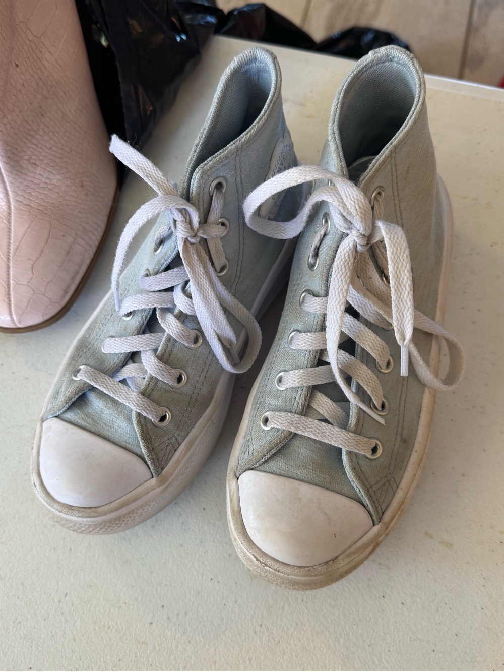 Converse Kids High-Top Sneakers in Light Gray and White